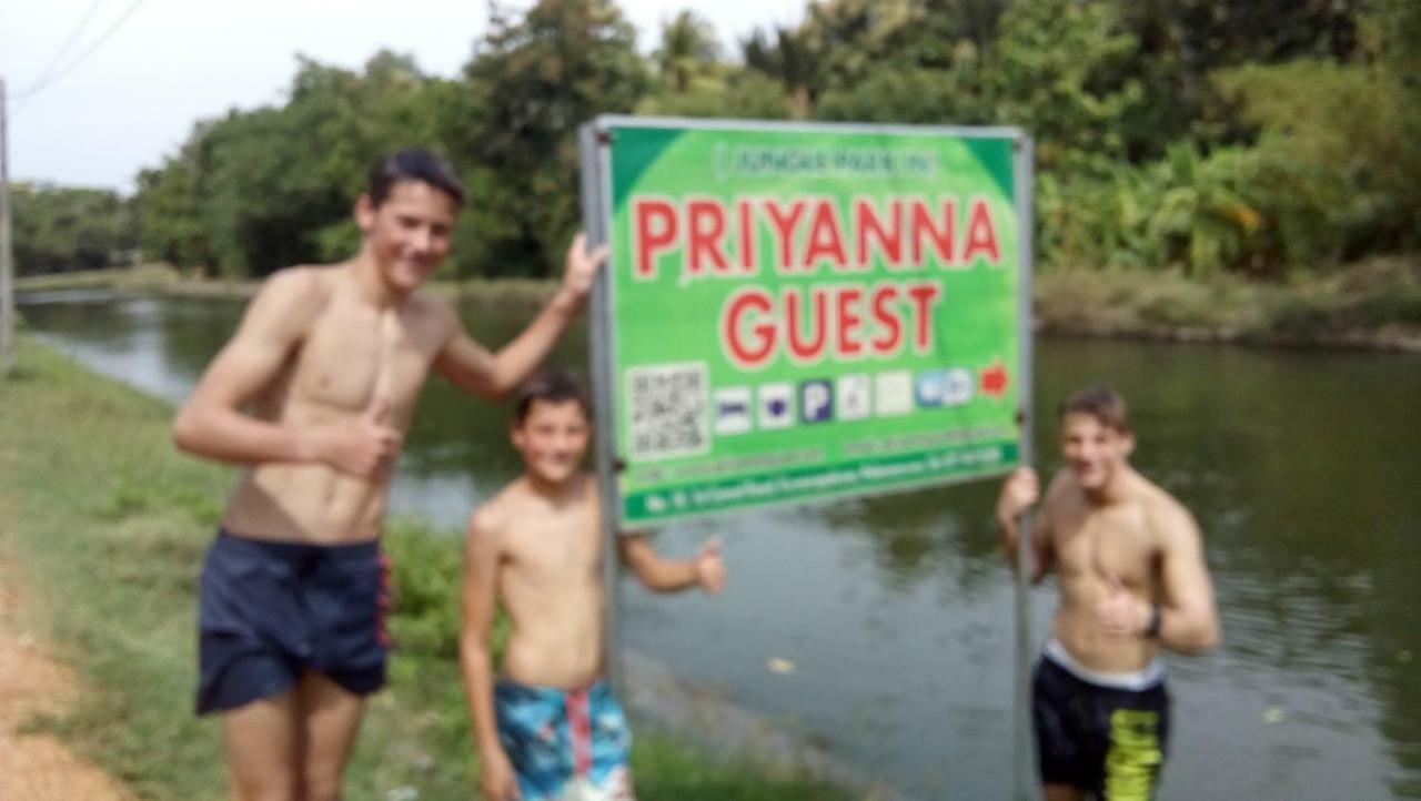 Priyanna Guest, Forest View 폴로나루와 외부 사진